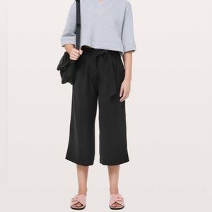 Lululemon Noir Crop Black 6